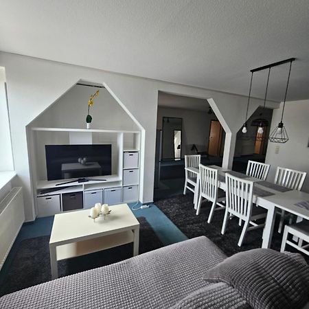 6 Bedroom Private Apartment & Lounge روستوك المظهر الخارجي الصورة